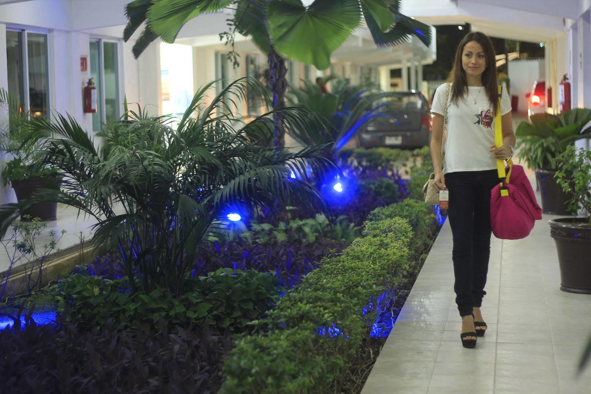 צ'טומאל Hotel Casa Blanca מראה חיצוני תמונה